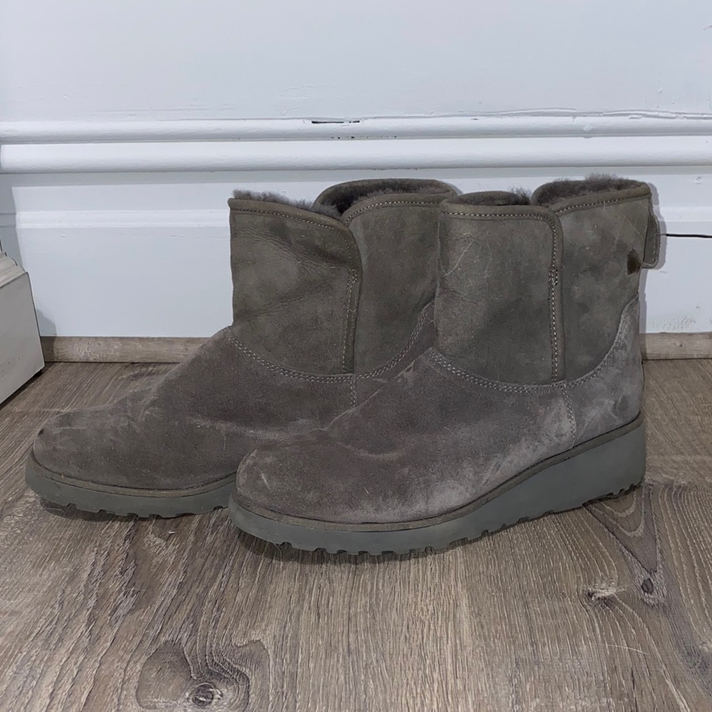 UGG BOOTS